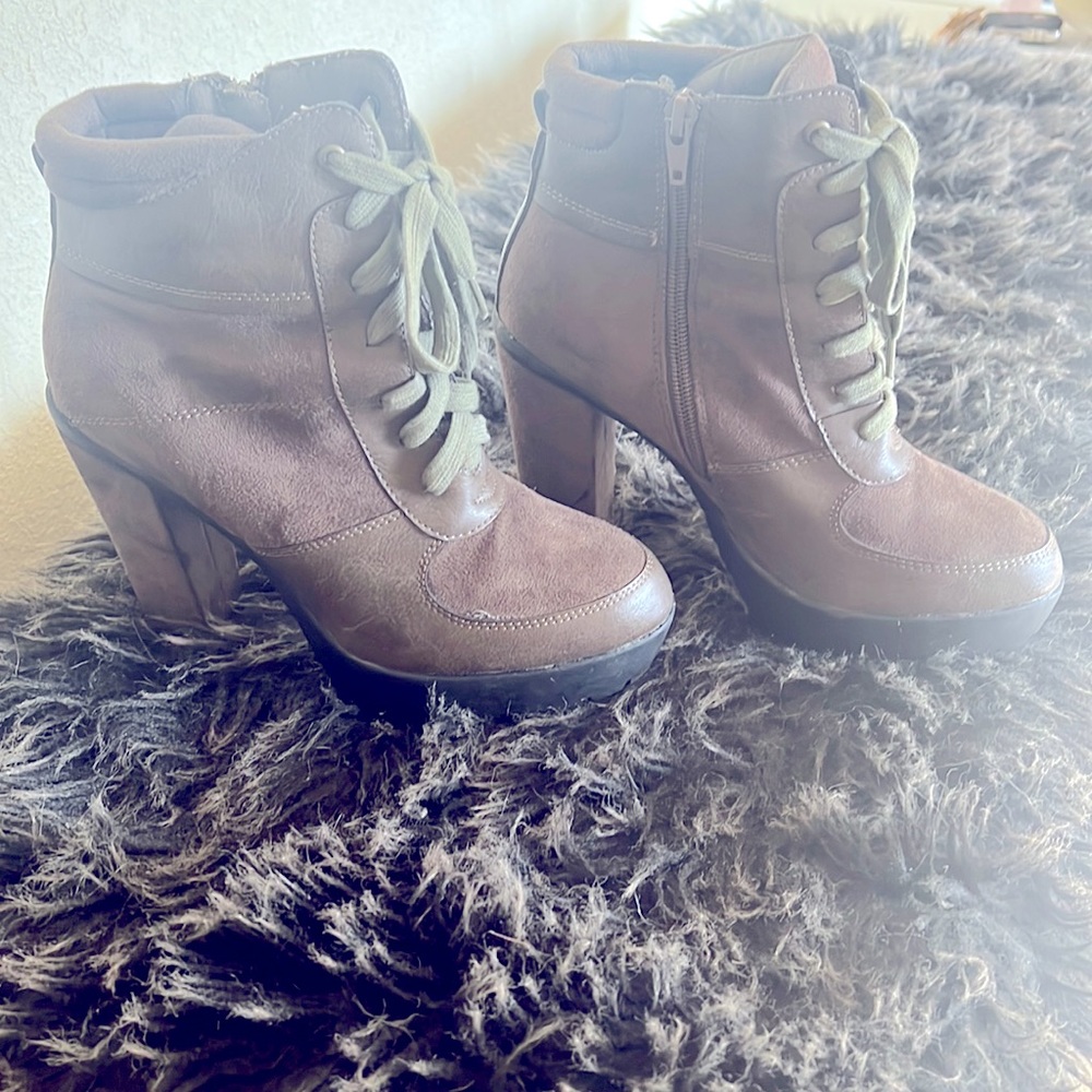 Wild diva boot heels Grey (6 1/2)👠